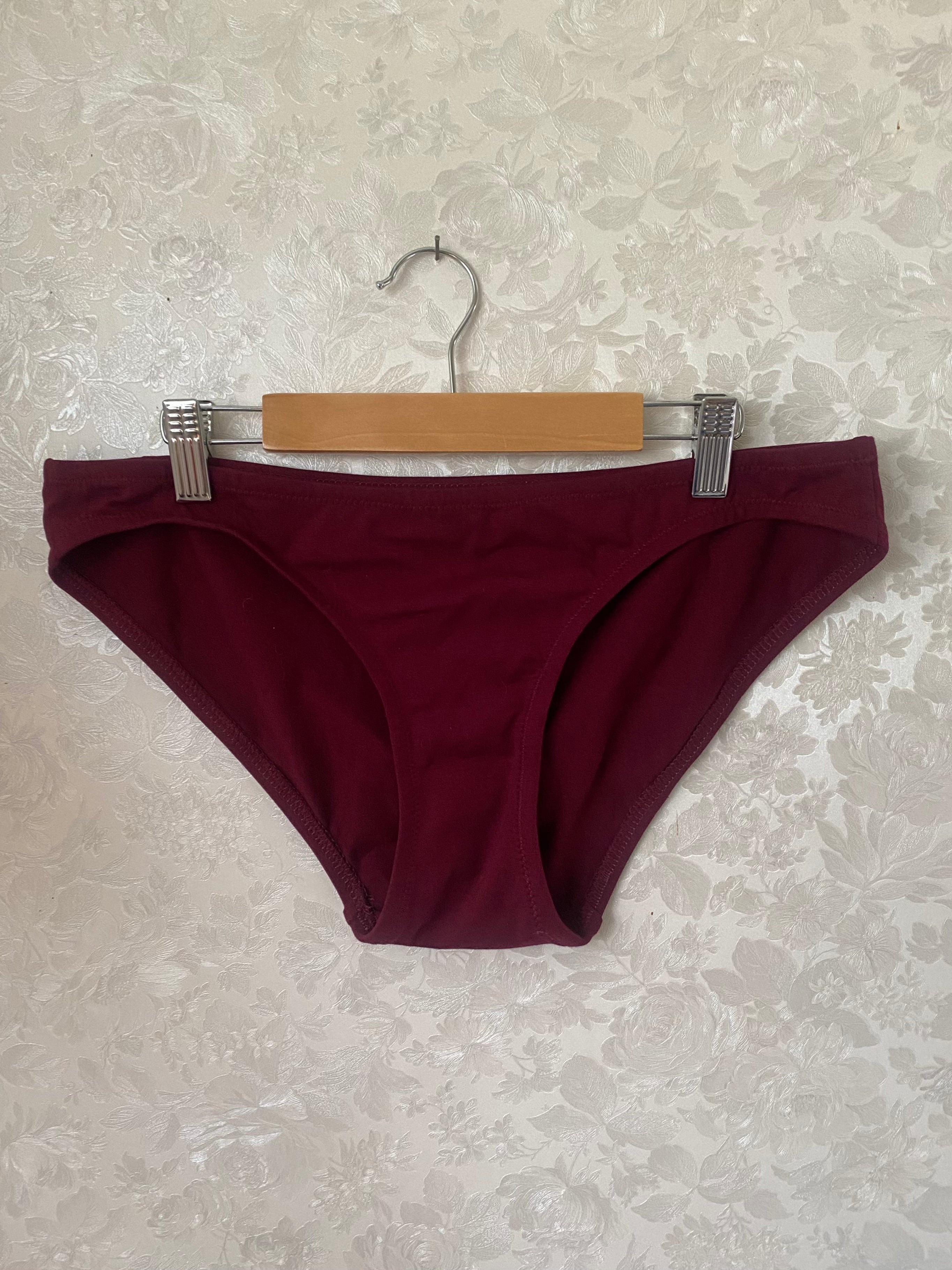 Medium Clover Brief - Merlot