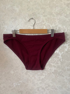 Medium Clover Brief - Merlot