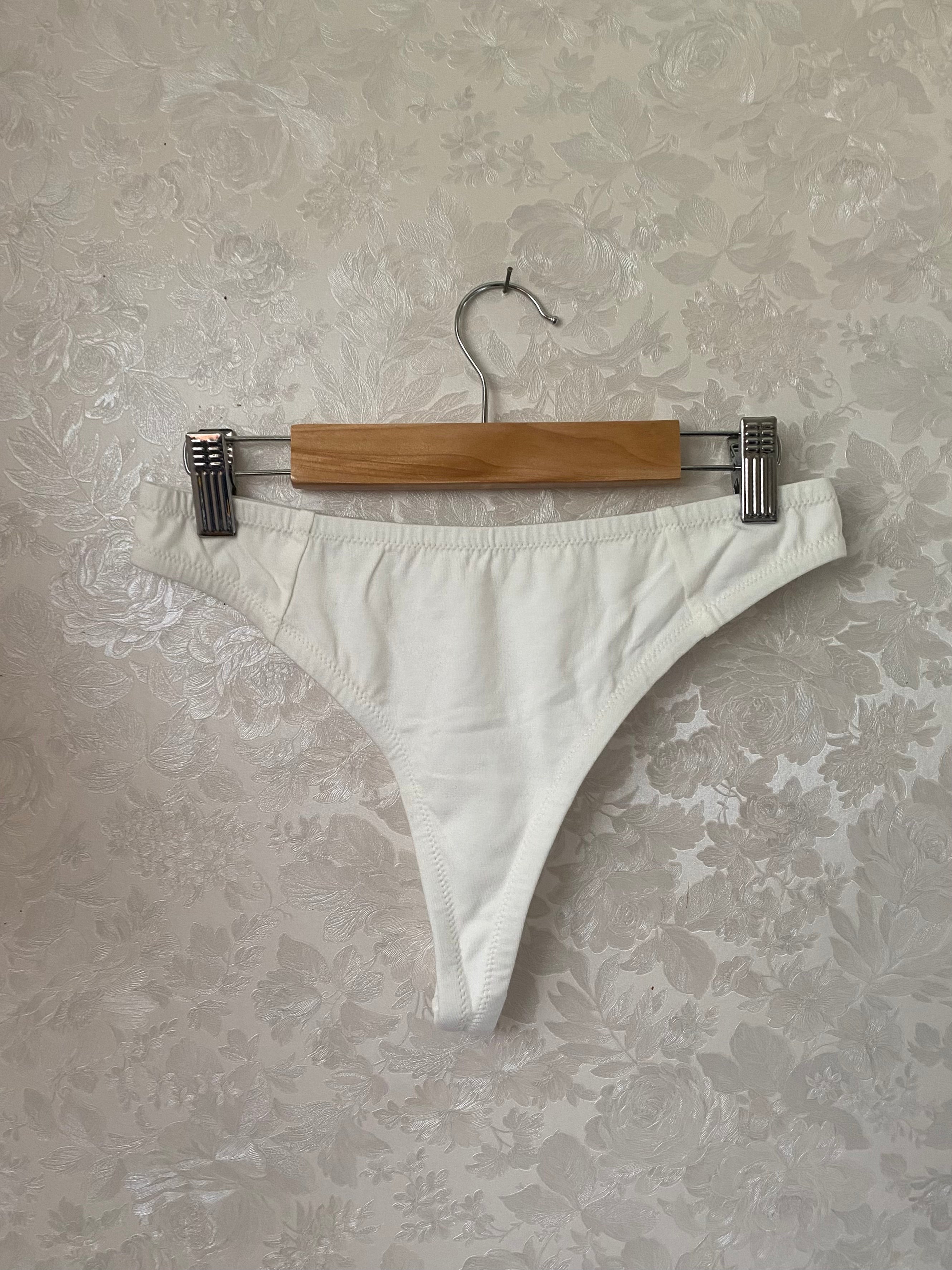 Medium Dahlia Brief - Cream