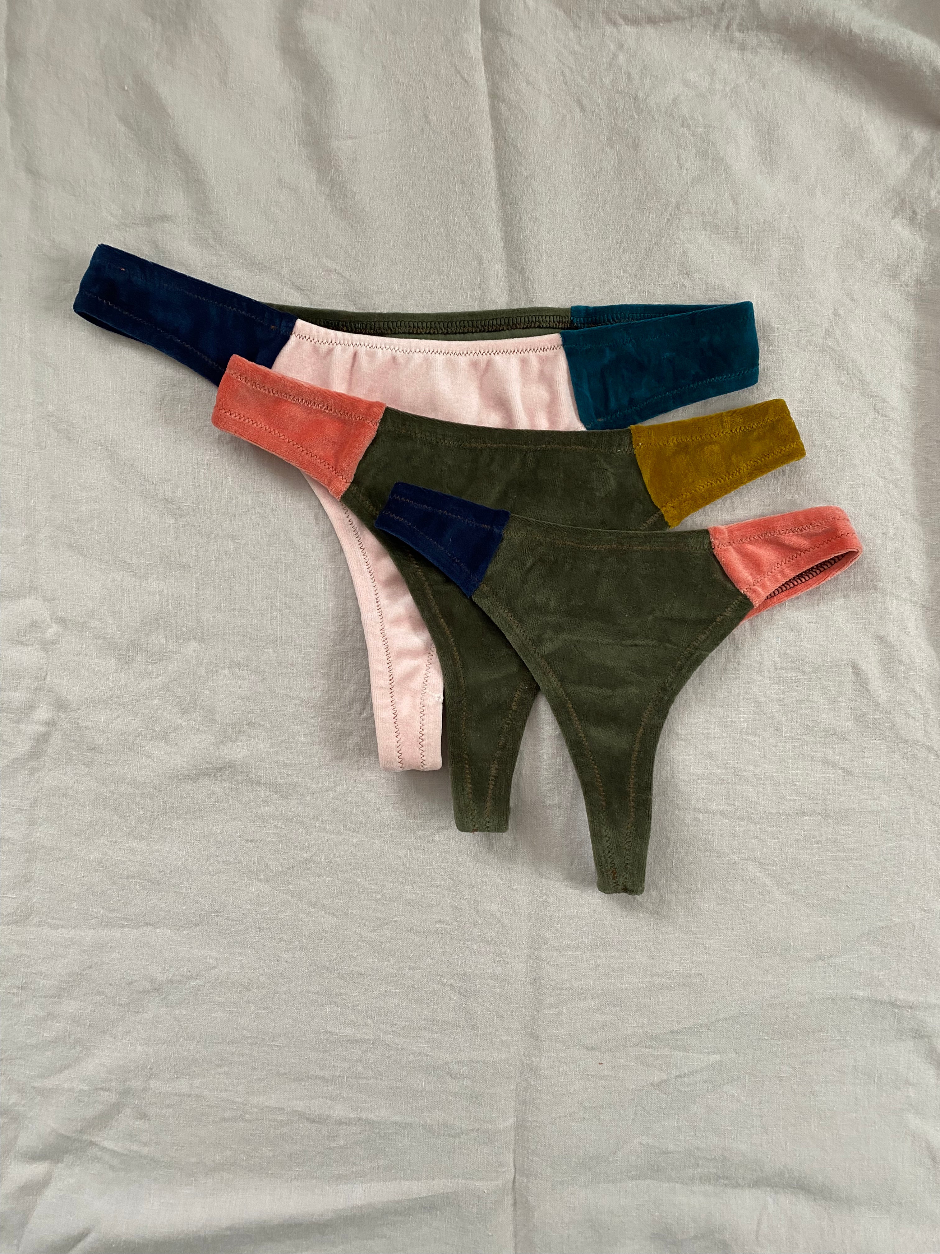 3-Pack of Prairie Velvet Colour Blocked Thongs